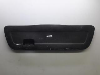 обшивка крышки багажника Volkswagen Golf 3 поколение 1996, 1.6 л., бензин, МКПП, красный, хетчбэк 5 дв., 1H6867605A