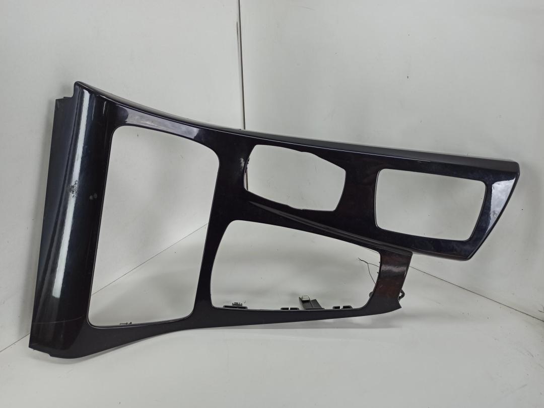 консоль салона (центральная часть) BMW 5 F10/F11 2013, 2.0 л., дизель, АКПП, синий, универсал, 51169206372
