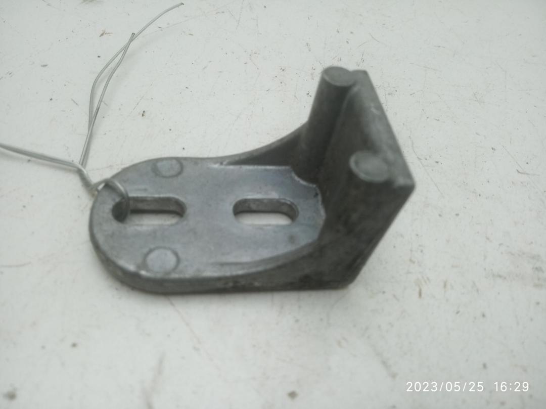 ответная часть (скоба) замка двери Renault Master 2003, 2.2 л., дизель, МКПП, зелёный, микроавтобус, 353018