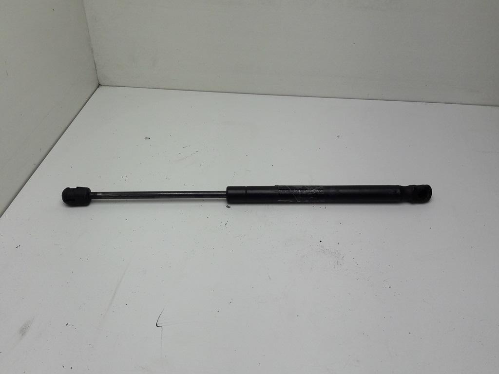 амортизатор крышки багажника (3-5 двери) Volkswagen Passat B6 2006, 1.9 л., дизель, МКПП, серый, седан, 3C5827550C