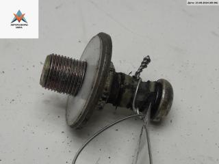 ответная часть (скоба) замка двери Volkswagen Passat B4 1996, 1.6 л., бензин, МКПП, белый, универсал