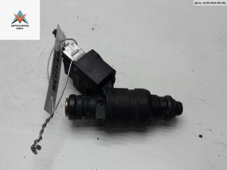 форсунка Volkswagen Golf 4 поколение 1998, 1.6 л., бензин, МКПП, белый, хетчбэк 5 дв., 037906031AA