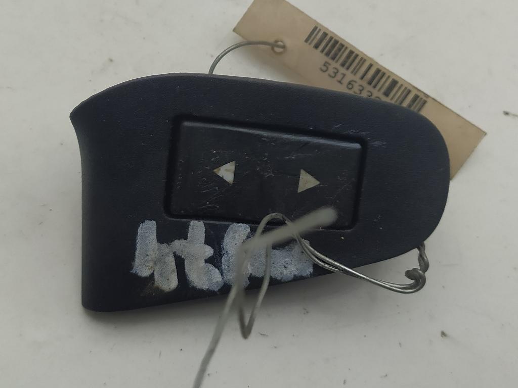 кнопка стеклоподъемника переднего правого Fiat Stilo 2002, 1.2 л., бензин, МКПП, чёрный, хетчбэк 3 дв.