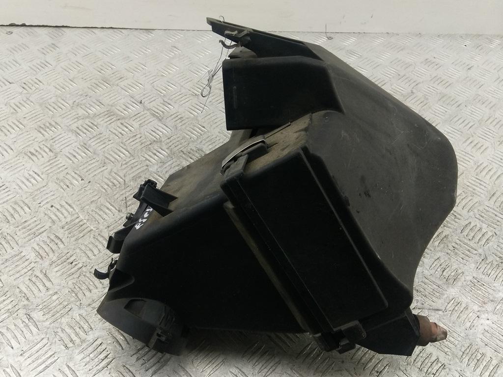 корпус воздушного фильтра Audi A6 C5 1999, 2.7 л., бензин, АКПП, чёрный, универсал