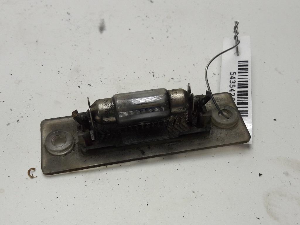 подсветка номера Skoda Superb 1 поколение 2004, 2.5 л., дизель, МКПП, чёрный, седан, 3B5998026 - фото №1