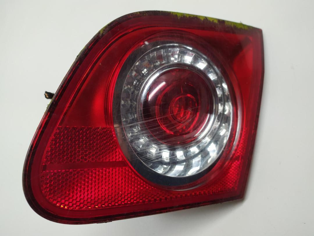 фонарь крышки багажника правый Volkswagen Passat B6 2005, 2.0 л., дизель, МКПП, серый, седан, 3C5945094F