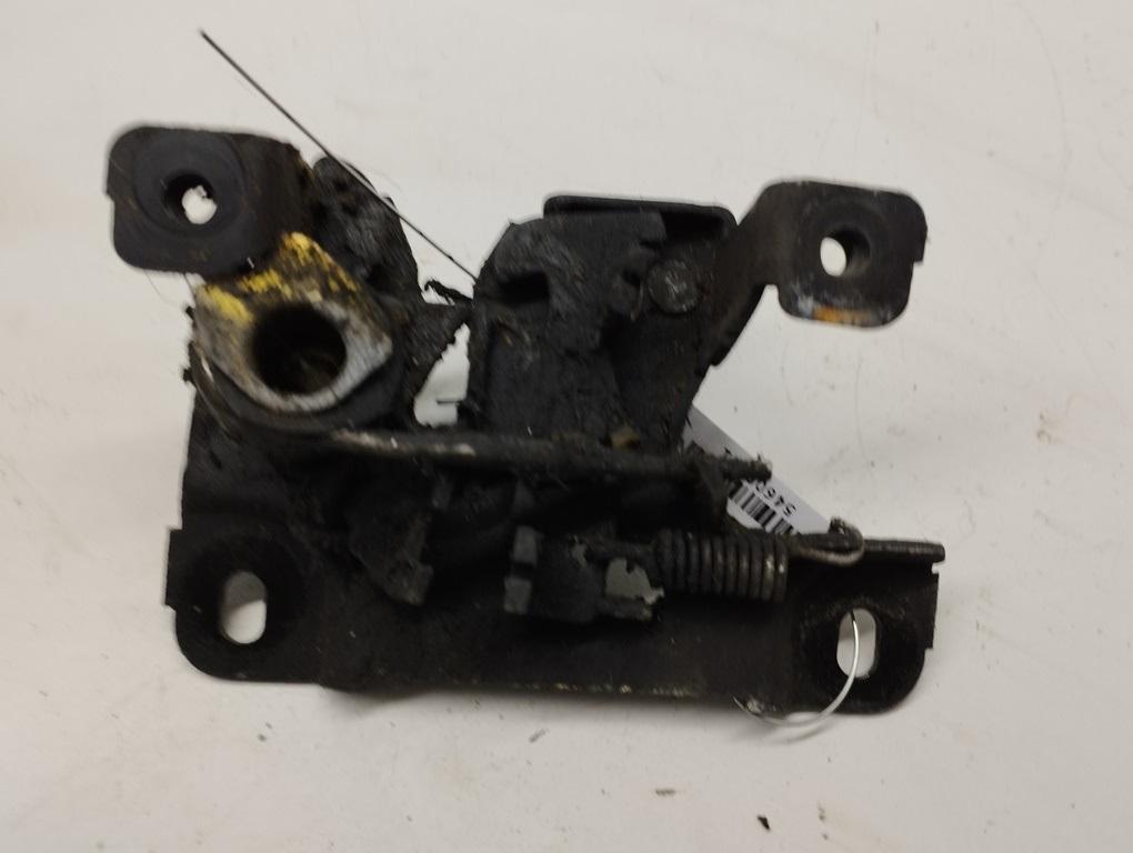 замок капота Audi A4 B5 1995, 1.8 л., бензин, МКПП, белый, седан