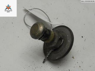 ответная часть (скоба) замка двери Volkswagen Passat B4 1994, 2.0 л., бензин, МКПП, серый, универсал