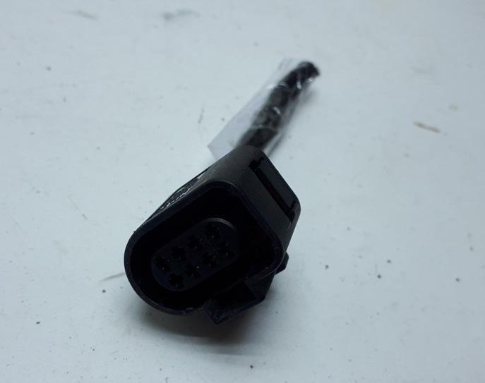 разъем (фишка) проводки Volkswagen Passat B6 2006, 2.0 л., дизель, МКПП, серый, универсал, 1J0973714