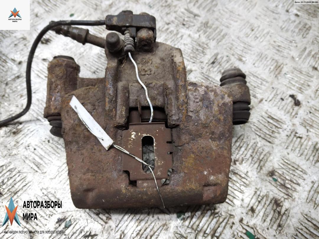 суппорт передний правый Mercedes-Benz Vito-1 W638 2002, 2.2 л., дизель, АКПП, серый, микроавтобус - фото №1