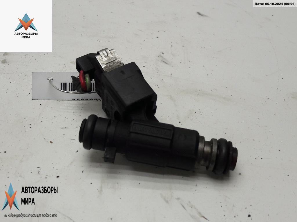 форсунка Volkswagen Golf 3 поколение 1996, 1.4 л., бензин, МКПП, красный, хетчбэк 5 дв., 030906031E - фото №1