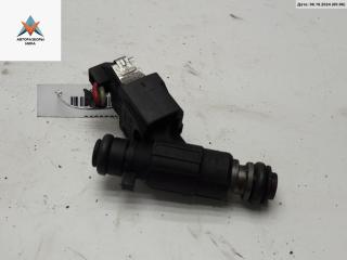 форсунка Volkswagen Golf 3 поколение 1996, 1.4 л., бензин, МКПП, красный, хетчбэк 5 дв., 030906031E