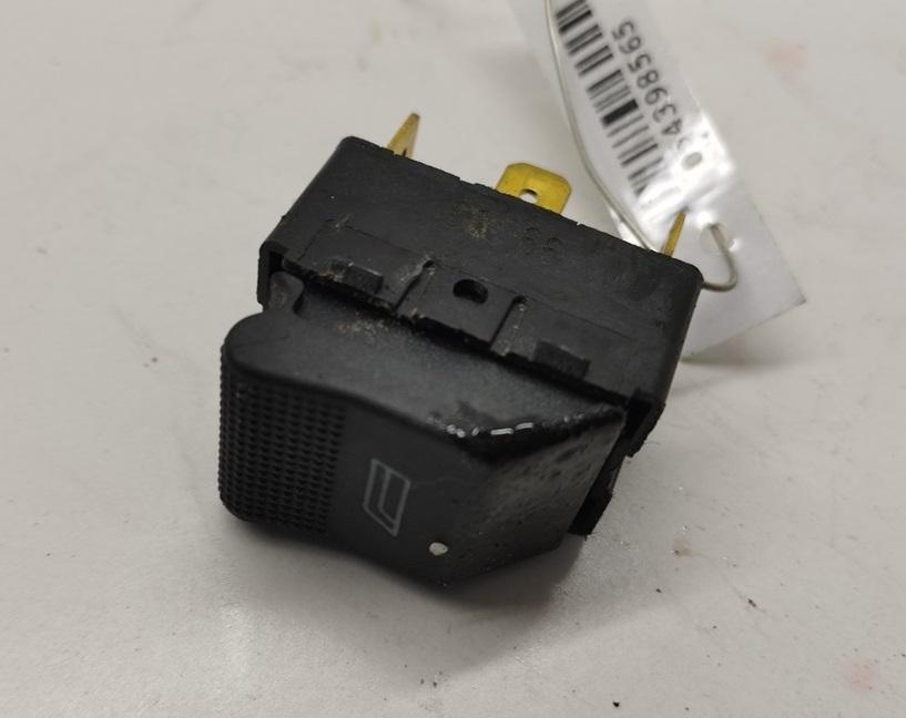 кнопка стеклоподъемника заднего правого Audi A4 B5 1999, 1.8 л., бензин, АКПП, красный, седан, 4D0959855