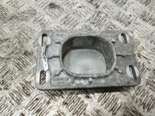 кронштейн (крепление) Audi A4 B6 2002, 2.0 л., бензин, МКПП, чёрный, универсал, 8E0199335K