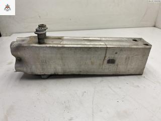 кронштейн переднего бампера Audi A6 4F/C6 2005, 3.0 л., дизель, АКПП, чёрный, седан, 4F0807133