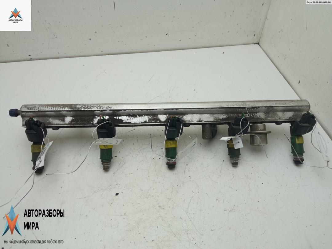 форсунка Volvo V70 2 поколение 2001, 2.4 л., бензин, МКПП, синий, универсал, 9470229 - фото №1