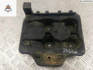 полка аккумулятора Volkswagen Golf 4 поколение 1998, 1.6 л., бензин, МКПП, белый, хетчбэк 3 дв.