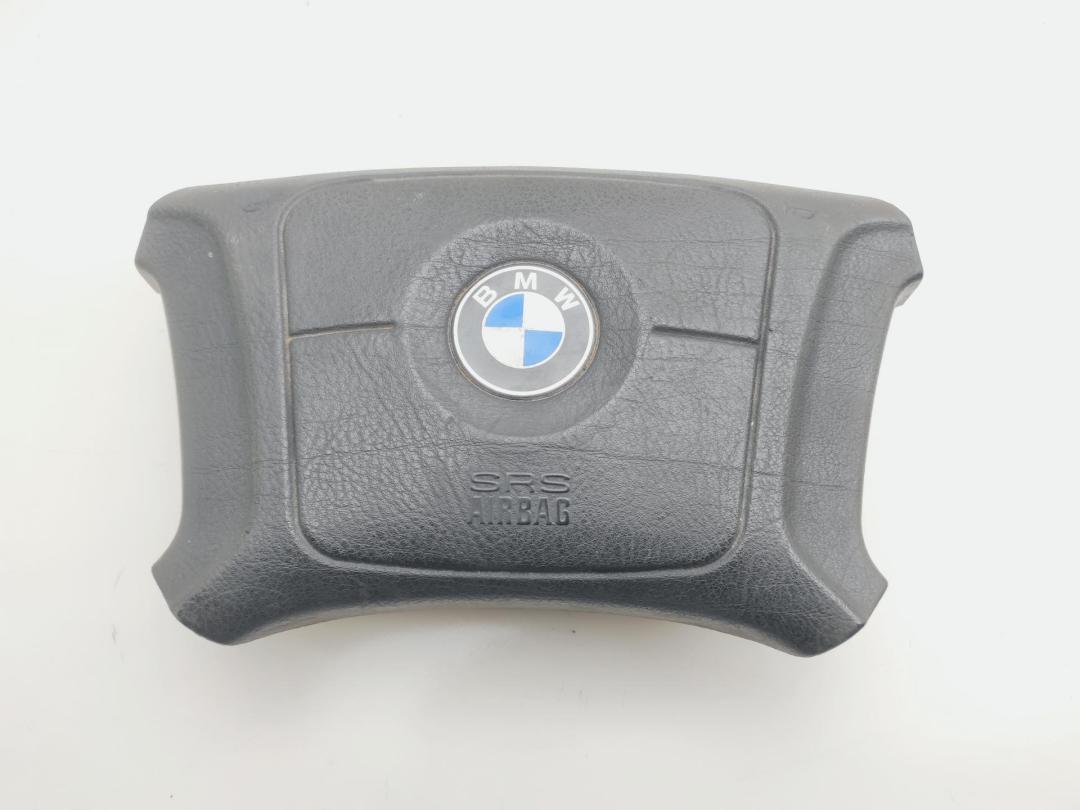 подушка безопасности водителя BMW 5 E39 1997, 2.0 л., бензин, МКПП, серый, седан, 1094445