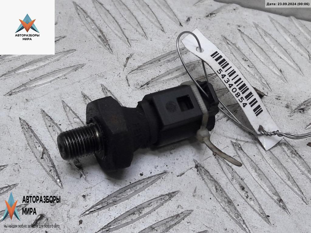 датчик давления масла Volkswagen Golf 4 поколение 1998, 1.9 л., дизель, МКПП, синий, хетчбэк 3 дв. - фото №1
