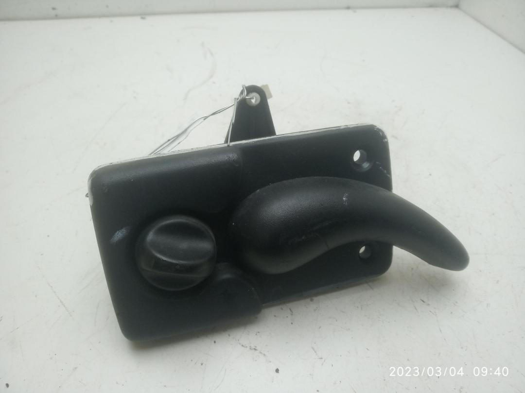 ручка внутренняя задняя правая Renault Master 2 поколение 2001, 2.2 л., дизель, МКПП, белый, микроавтобус, 7700352 - фото №1