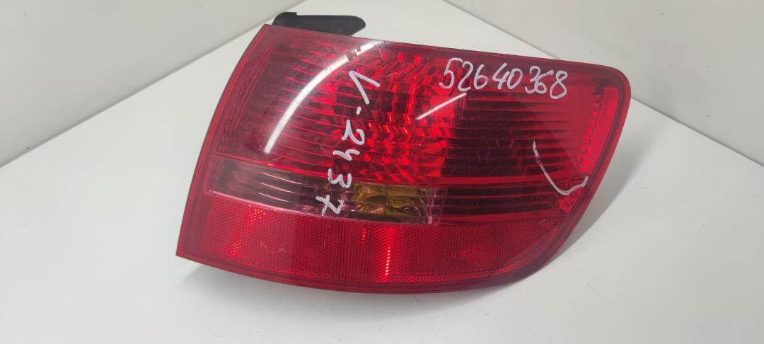 фонарь задний правый Audi A6 Allroad Quattro C6 2007, 3.0 л., дизель, АКПП, чёрный, универсал, 4F9945096 - фото №1