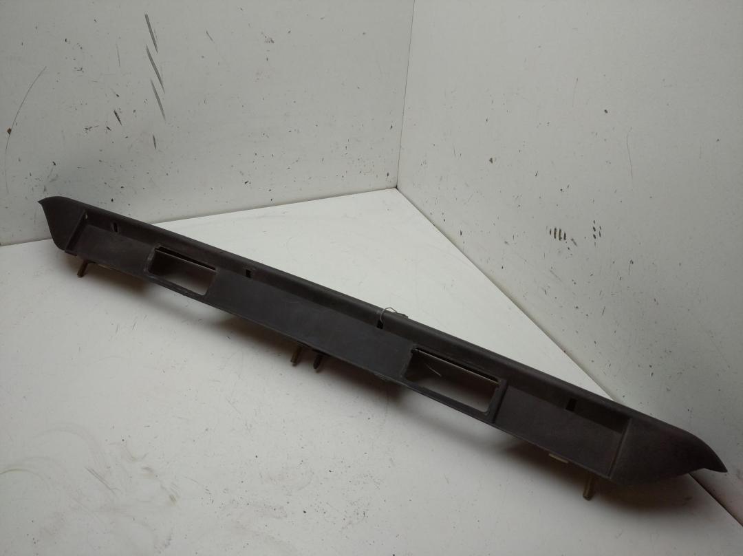 накладка подсветки номера Nissan Interstar 2005, 2.5 л., дизель, МКПП, белый, микроавтобус, 7700352127