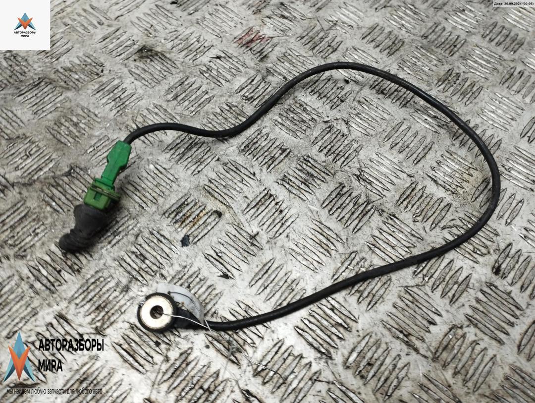 датчик детонации Audi A4 B5 1997, 1.6 л., бензин, МКПП, серый, универсал, 054905377H - фото №1