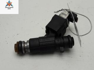 форсунка Volkswagen Golf 3 поколение 1997, 1.4 л., бензин, МКПП, красный, хетчбэк 3 дв., 030906031E