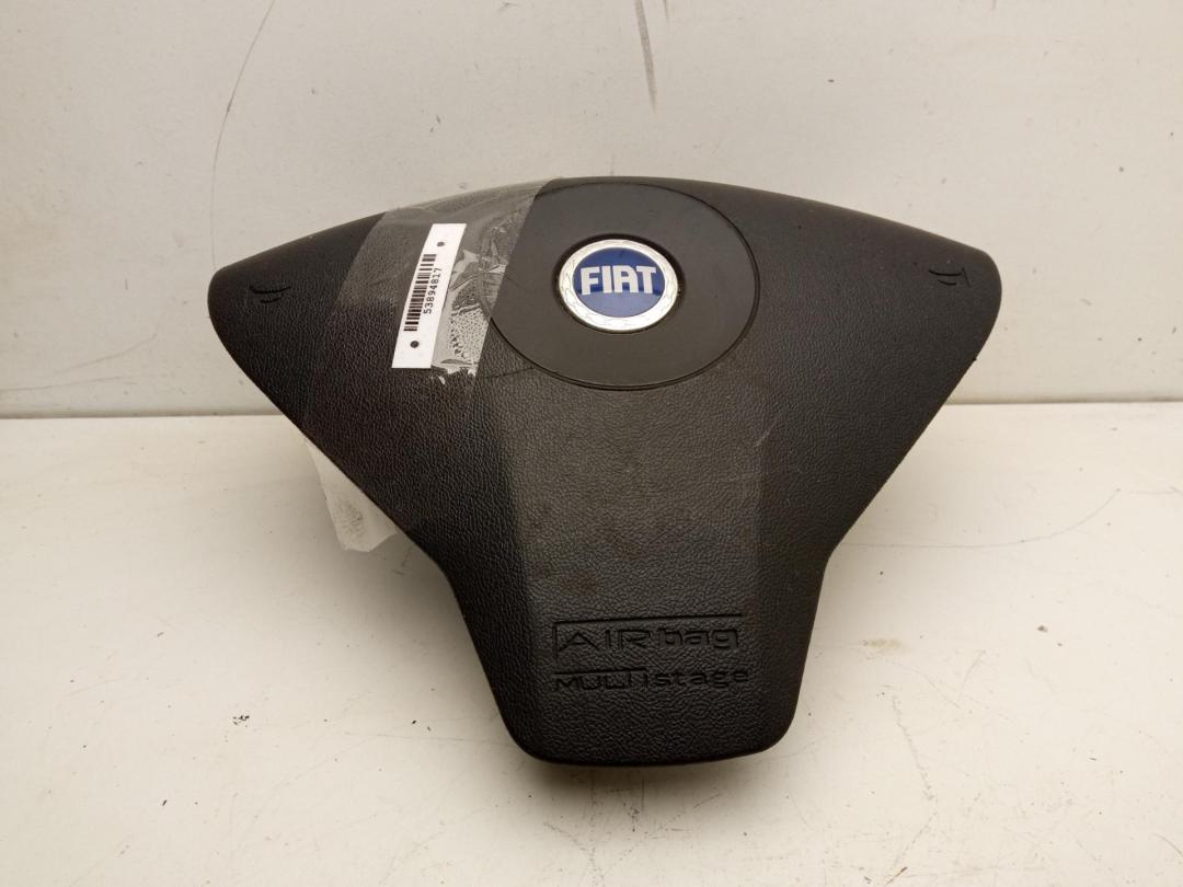 подушка безопасности водителя Fiat Stilo 2004, 1.6 л., бензин, МКПП, белый, хетчбэк 5 дв.