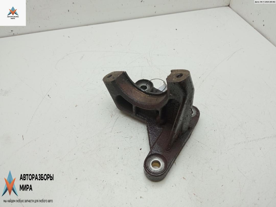 кронштейн двигателя Volvo S40 2 поколение 2006, 2.5 л., бензин, МКПП, чёрный, седан, 30711363 - фото №1