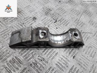 крепление стабилизатора / втулки стабилизатора Porsche Cayenne 955 2003, 4.5 л., бензин, АКПП, чёрный, внедорожник 5 дв., 7L0411063A