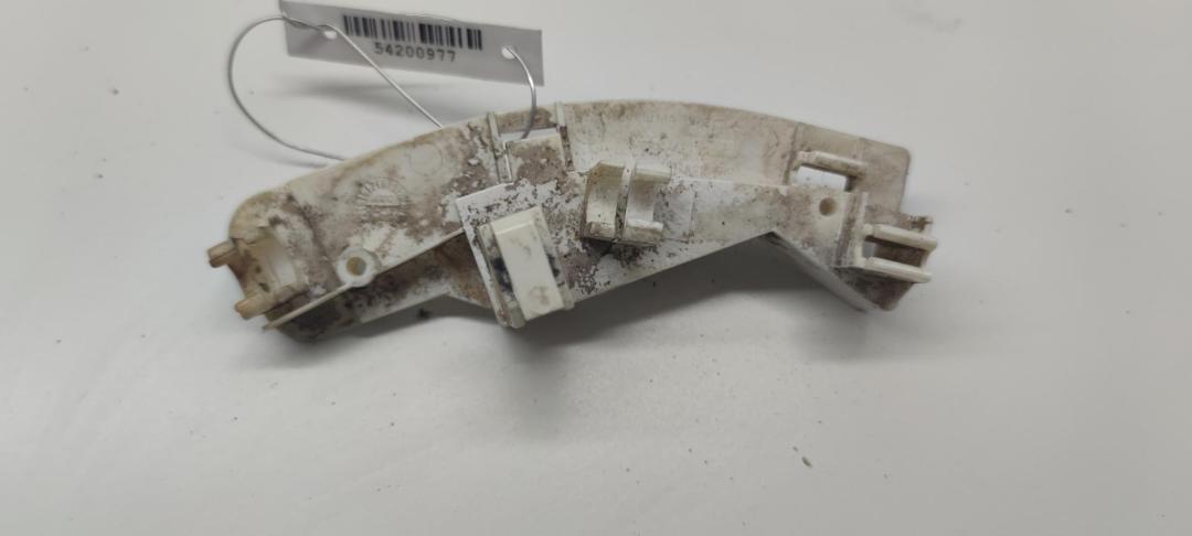 кронштейн (крепление) Audi 80 8C/B4 1993, 2.6 л., бензин, МКПП, зелёный, универсал, 893839131 - фото №1