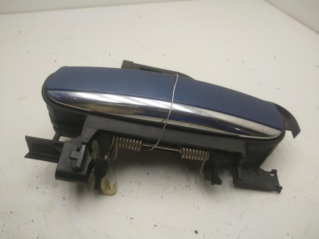 ручка наружная передняя левая Audi A6 4F/C6 2006, 2.7 л., дизель, МКПП, синий, универсал - фото №1