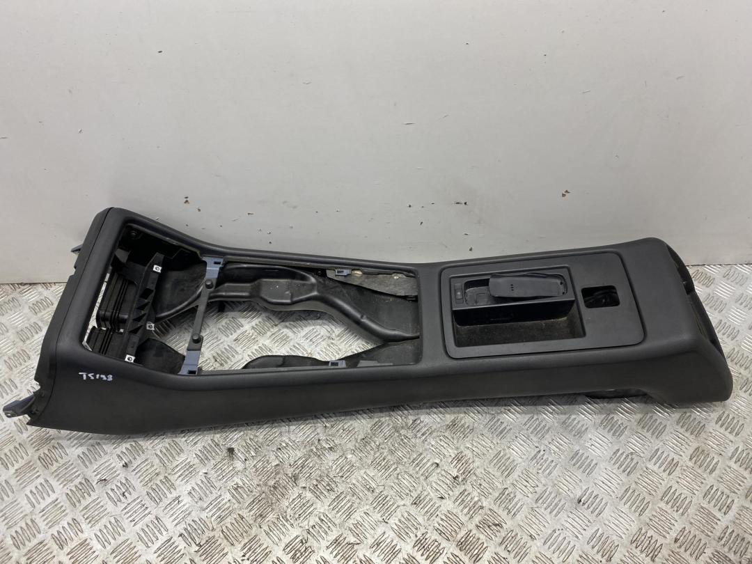 консоль салона (центральная часть) Audi A8 D3 2004, 3.0 л., дизель, АКПП, чёрный, седан, 4E0863241D