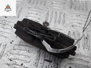 Колодки тормозные задние Volkswagen Golf 4 поколение 1998, 1.6 л., бензин, МКПП, красный, хетчбэк 5 дв.