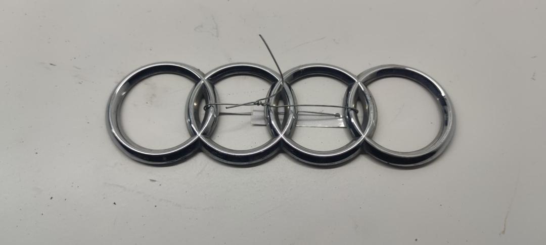 эмблема Audi A6 C5 1998, 2.4 л., бензин, МКПП, чёрный, универсал