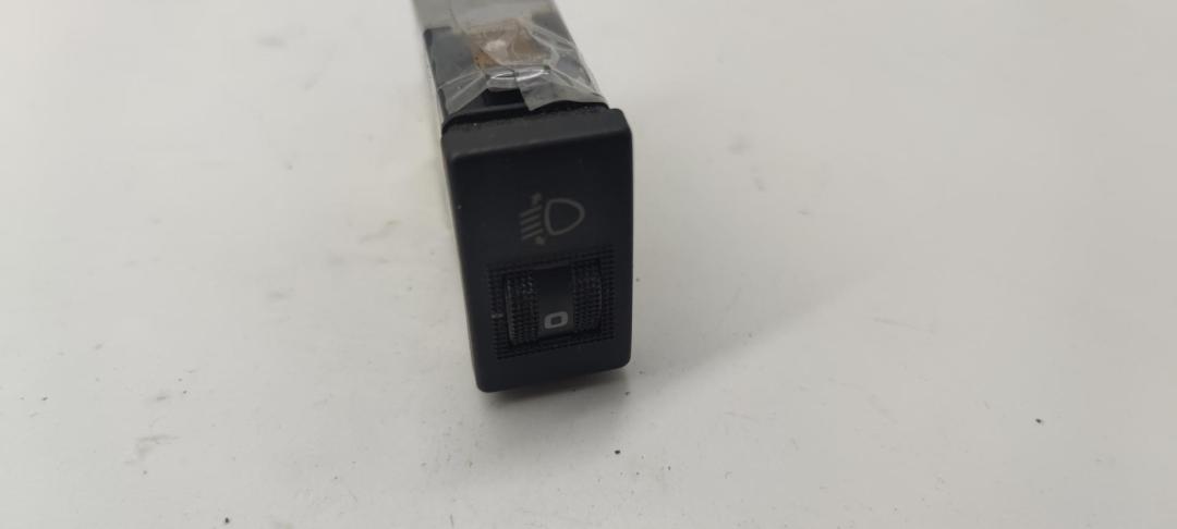кнопка корректора фар Audi A4 B5 1997, 2.8 л., бензин, АКПП, зелёный, универсал, 8D0941301