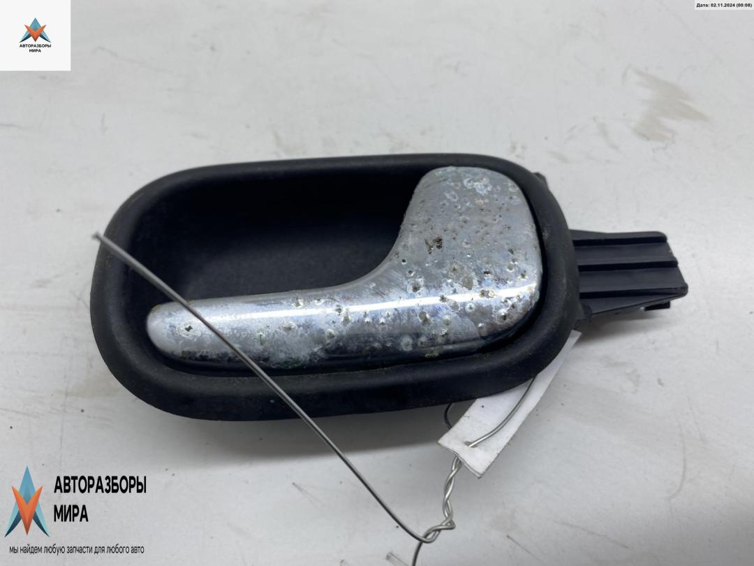 ручка внутренняя задняя правая Audi A4 B5 1997, 1.6 л., бензин, МКПП, серый, универсал, 8D0839020 - фото №1