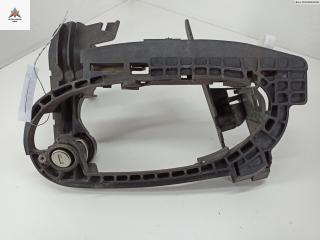 Корпус (держатель) ручки двери передней левой BMW 7 серия E65/E66/E67 2002, 4.4 л., бензин, АКПП, чёрный, седан, 7013701