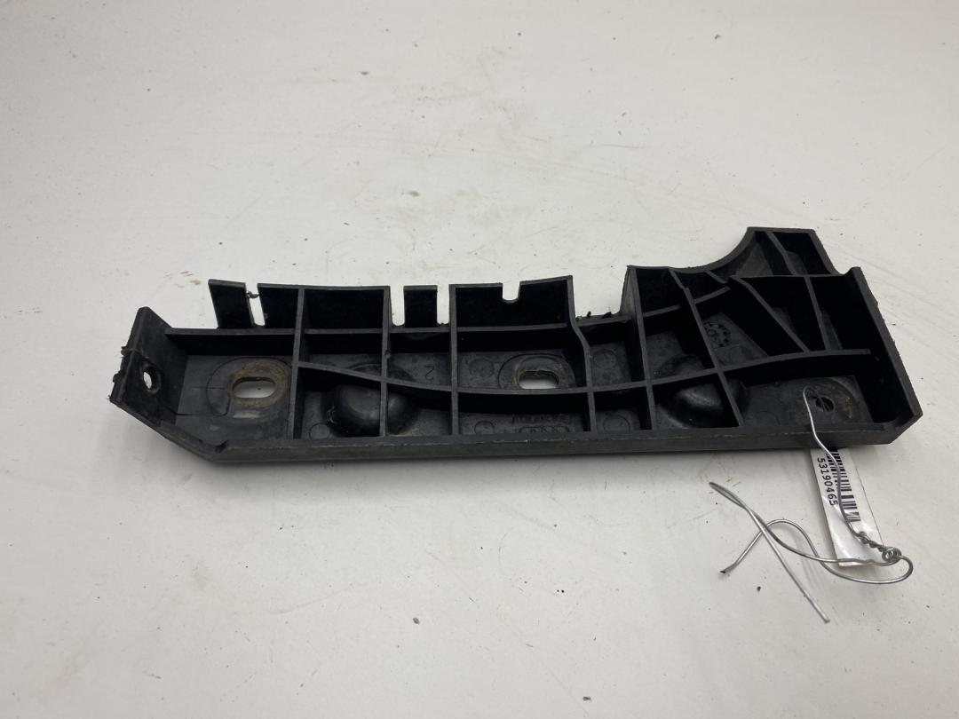 кронштейн переднего бампера Audi A6 4B/C5 1998, 1.8 л., Ti, бензин, МКПП, синий, седан, 4B0807284B - фото №1