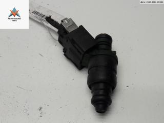 форсунка Volkswagen Golf 4 поколение 1999, 1.6 л., бензин, МКПП, чёрный, хетчбэк 3 дв., 037906031AA