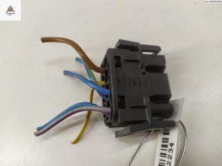разъем (фишка) проводки BMW 3 серия E36 1996, 1.6 л., бензин, МКПП, чёрный, хетчбэк 3 дв., 1378118