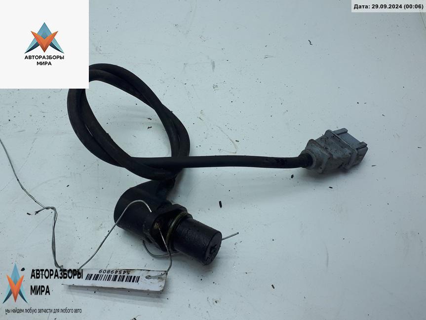 датчик коленвала Volkswagen Passat B5 1997, 1.8 л., бензин, МКПП, красный, универсал - фото №1