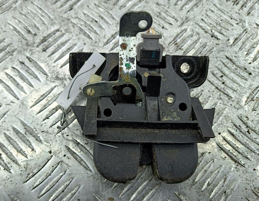 замок багажника Audi A4 B5 1998, универсал, 8D9827505A