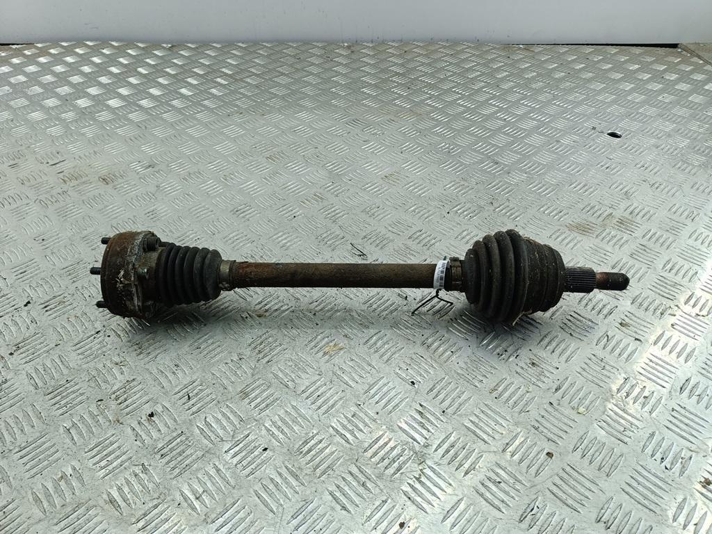 полуось передняя левая (приводной вал, ШРУС) Volkswagen Golf-4 1998, 1.6 л., бензин, МКПП, серый, хетчбэк 5 дв.