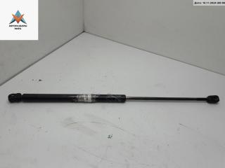 амортизатор крышки багажника (3-5 двери) Volkswagen Golf 3 поколение 1997, 1.6 л., бензин, МКПП, синий, хетчбэк 5 дв., 1H6827550A