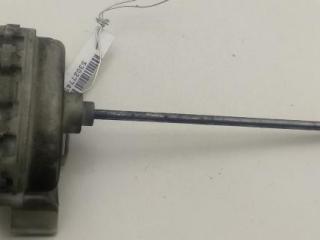 замок лючка топливного бака Audi A4 B5 1997, 2.6 л., бензин, МКПП, красный, универсал