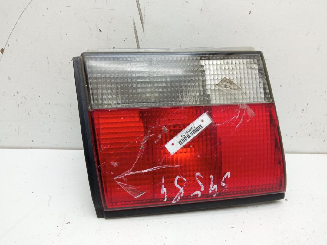фонарь крышки багажника левый Saab 900 1995, 2.0 л., бензин, МКПП, серый, хетчбэк 3 дв.