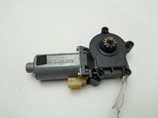 моторчик стеклоподъемника передний правый Volvo S70 / V70 1999, 2.4 л., бензин, МКПП, чёрный, седан, 0130821743