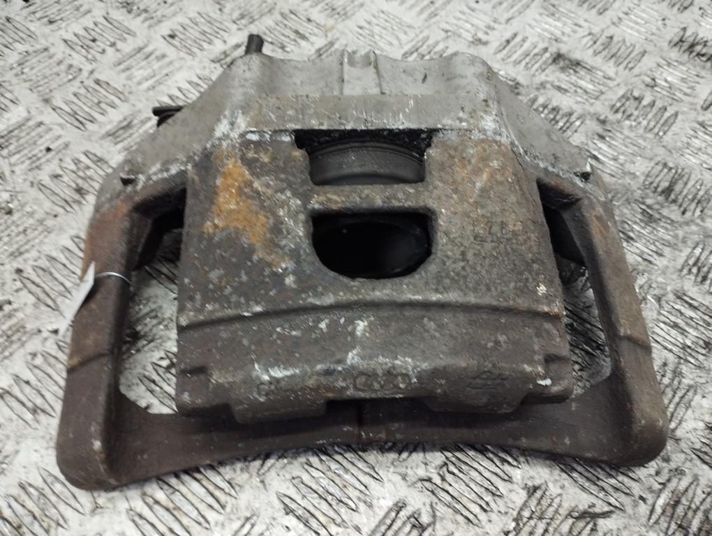 суппорт передний левый Audi A6 C6 2005, 2.0 л., TFSI, бензин, МКПП, чёрный, универсал